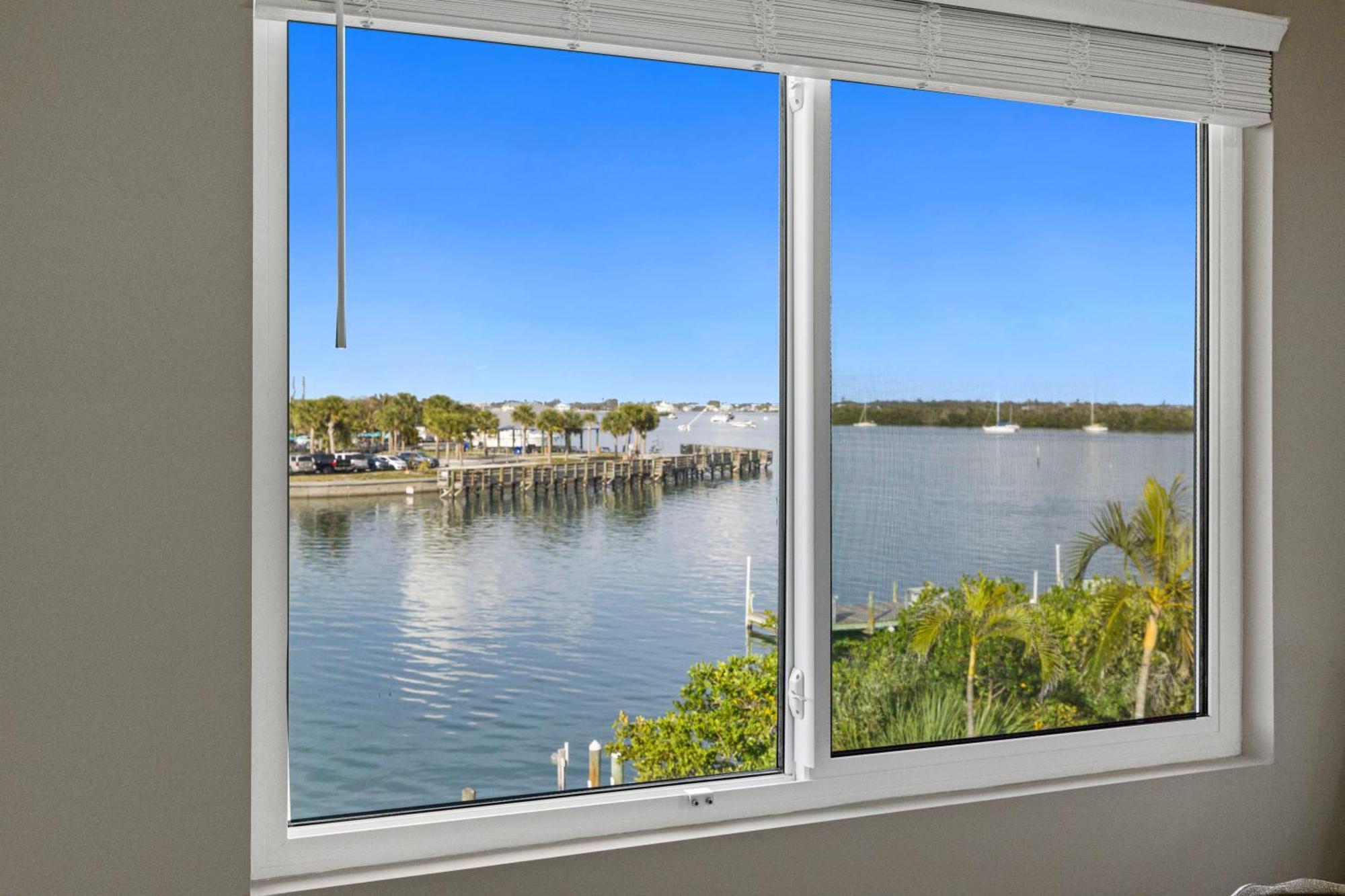 Chadwick Cove Marina Aparthotel Englewood Exterior photo