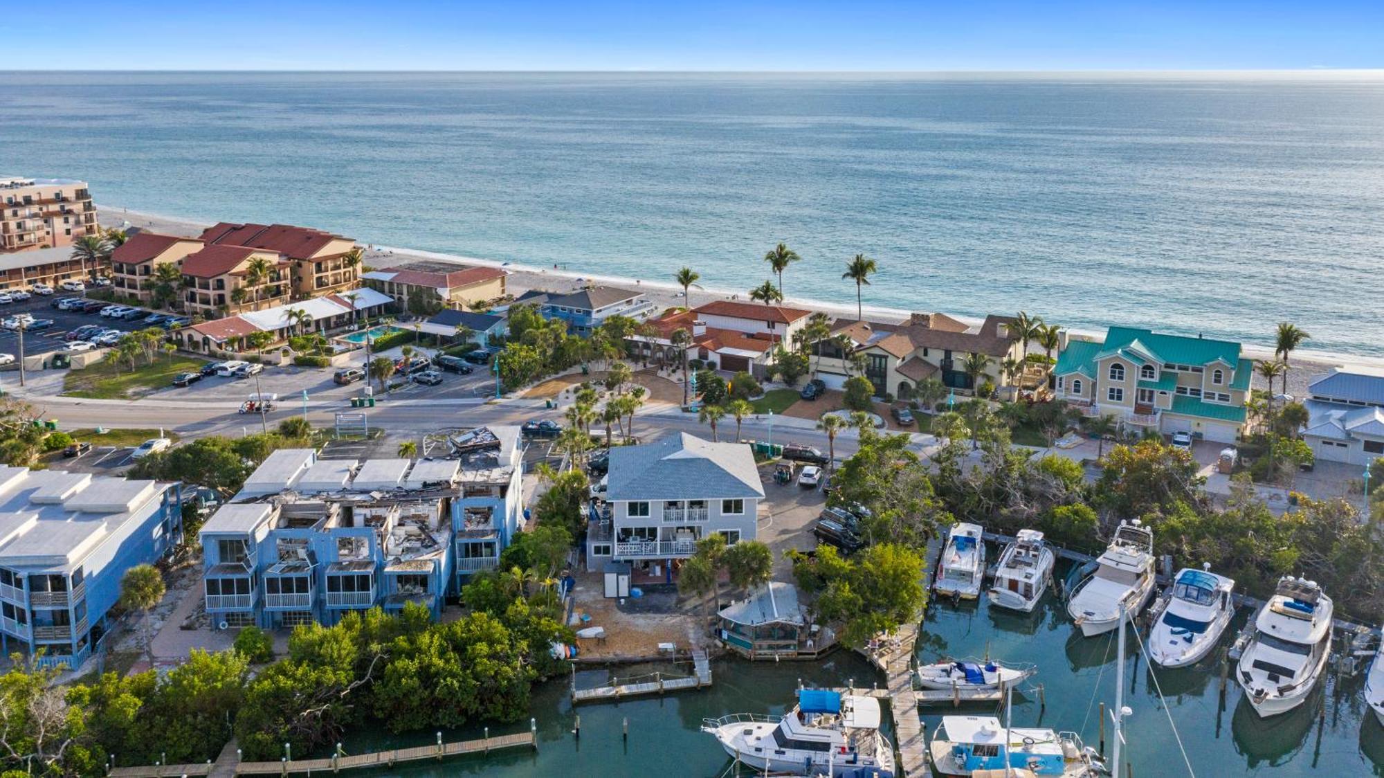 Chadwick Cove Marina Aparthotel Englewood Exterior photo