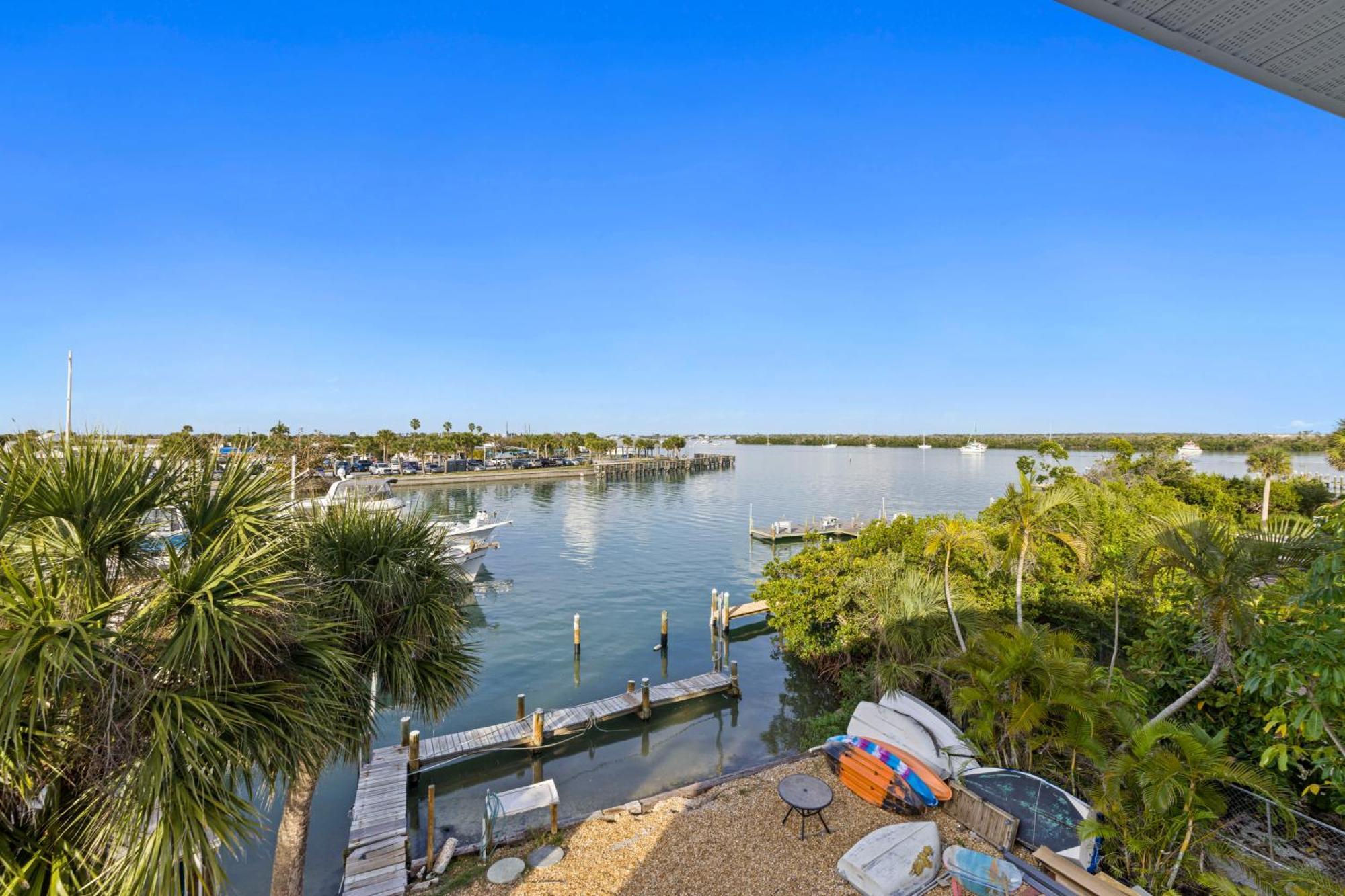 Chadwick Cove Marina Aparthotel Englewood Exterior photo